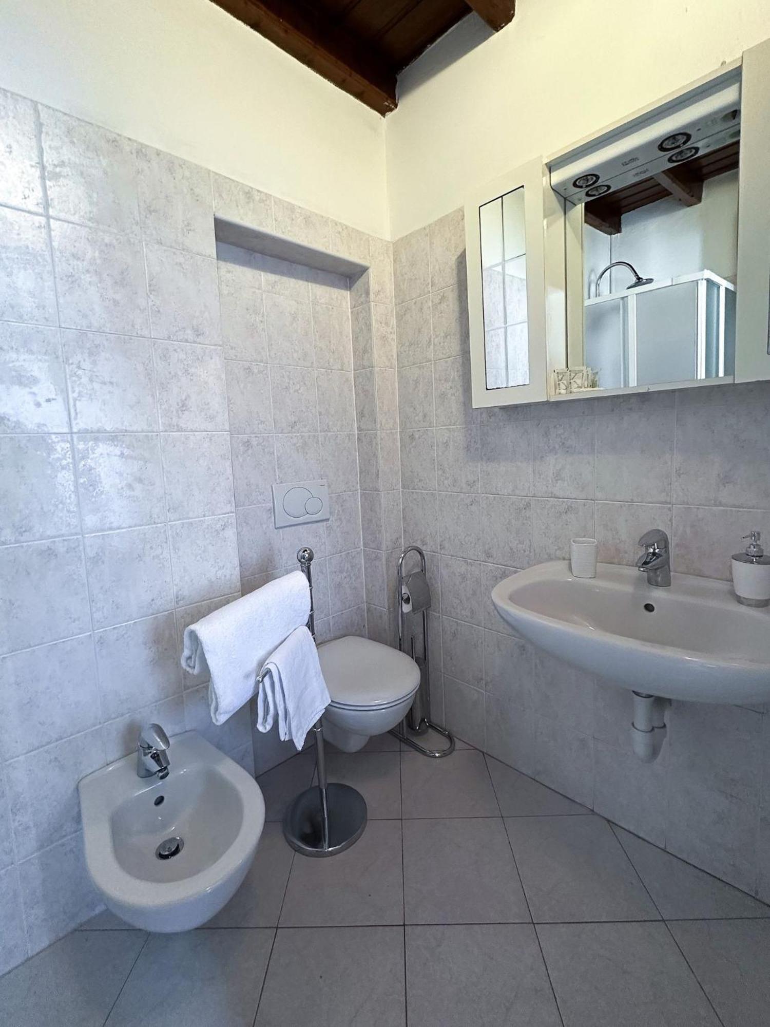 Oliveto Lario Renzo E Lucia Lake View Apartment מראה חיצוני תמונה